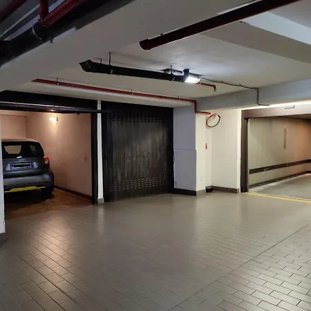 Apartment Elegante Bilocale Con Postazione Lavoro San Babila Milan