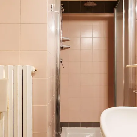 Elegante Bilocale Con Postazione Lavoro San Babila Apartament