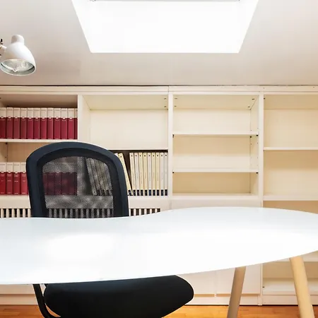 Apartament Elegante Bilocale Con Postazione Lavoro San Babila *