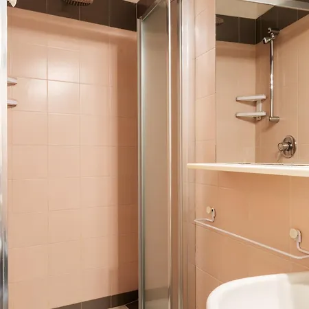 Elegante Bilocale Con Postazione Lavoro San Babila Apartament Mediolan