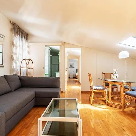 Apartament Elegante Bilocale Con Postazione Lavoro San Babila *